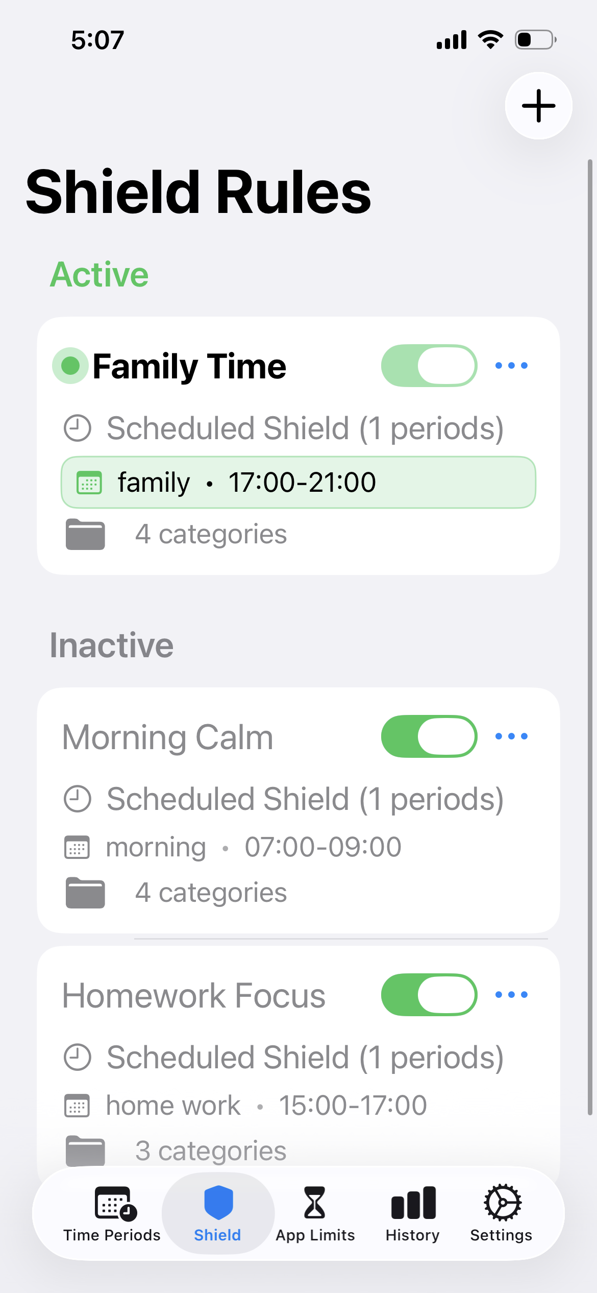 AdaptoのShield Rules画面。Family Timeが有効で、Morning CalmとHomework Focusは無効になっています。